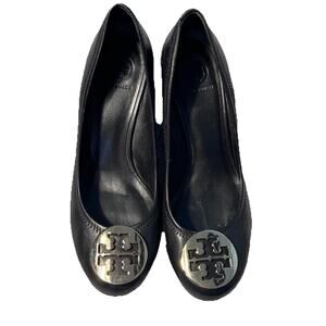 Tory Burch Black Pumps Gold Toe Logo Sz 8